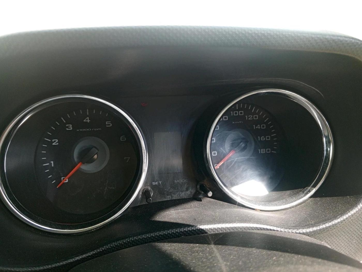 2015 Mahindra TUV300 T8, Diesel, Manual, 1,70,590 km, interior
