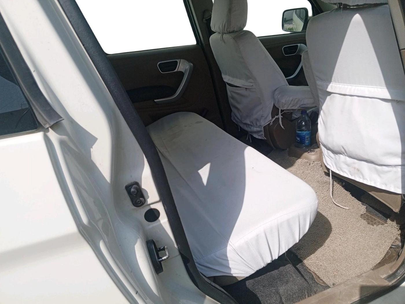 2015 Mahindra TUV300 T8, Diesel, Manual, 1,70,590 km, interior