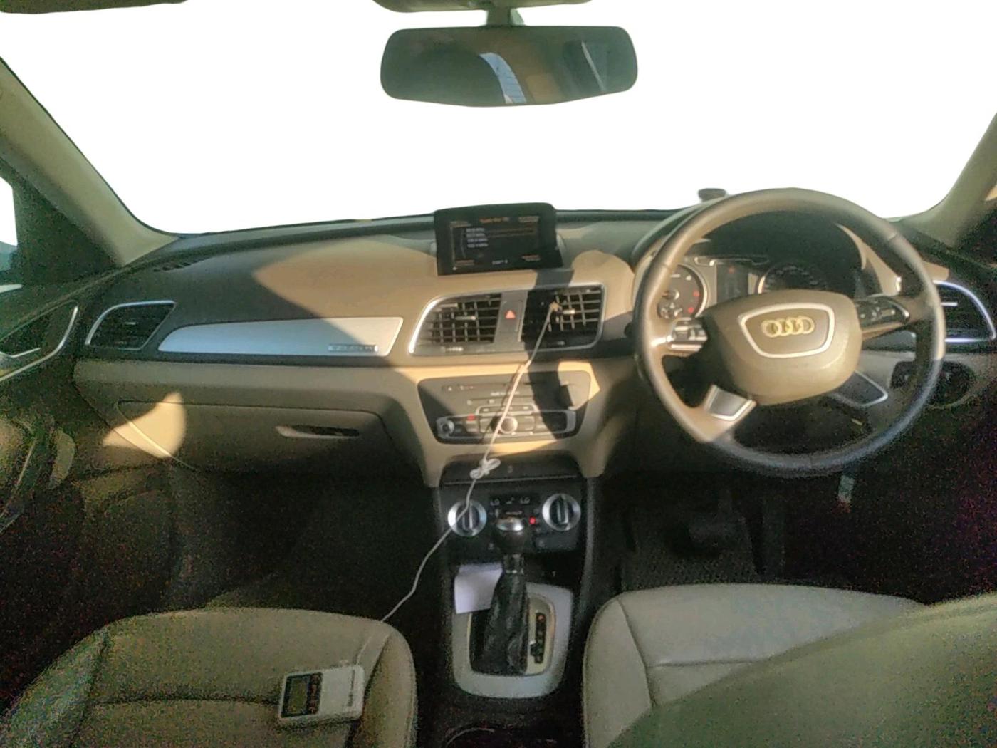 2015 Audi Q3 35 TDI Quattro, Diesel, Automatic, 1,44,697 km, interior