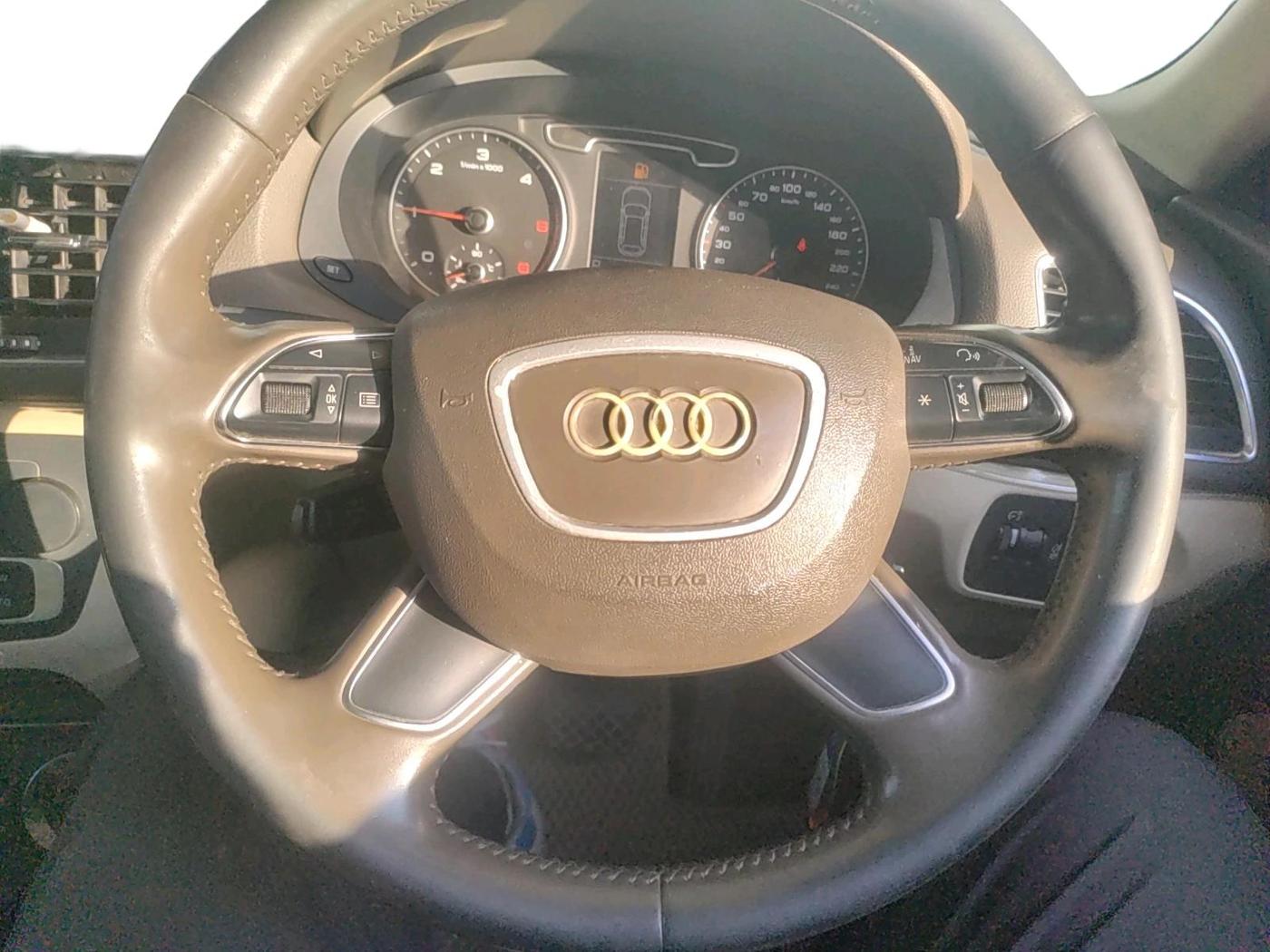 2015 Audi Q3 35 TDI Quattro, Diesel, Automatic, 1,44,697 km, interior