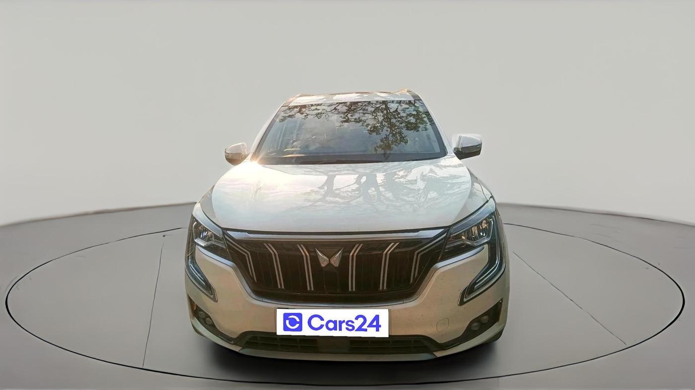 2022 Mahindra XUV700 AX 7 LUXURY D AWD AT 7 STR, Diesel, Automatic, 90,714 km, exterior