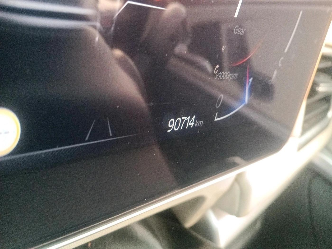 2022 Mahindra XUV700 AX 7 LUXURY D AWD AT 7 STR, Diesel, Automatic, 90,714 km, interior