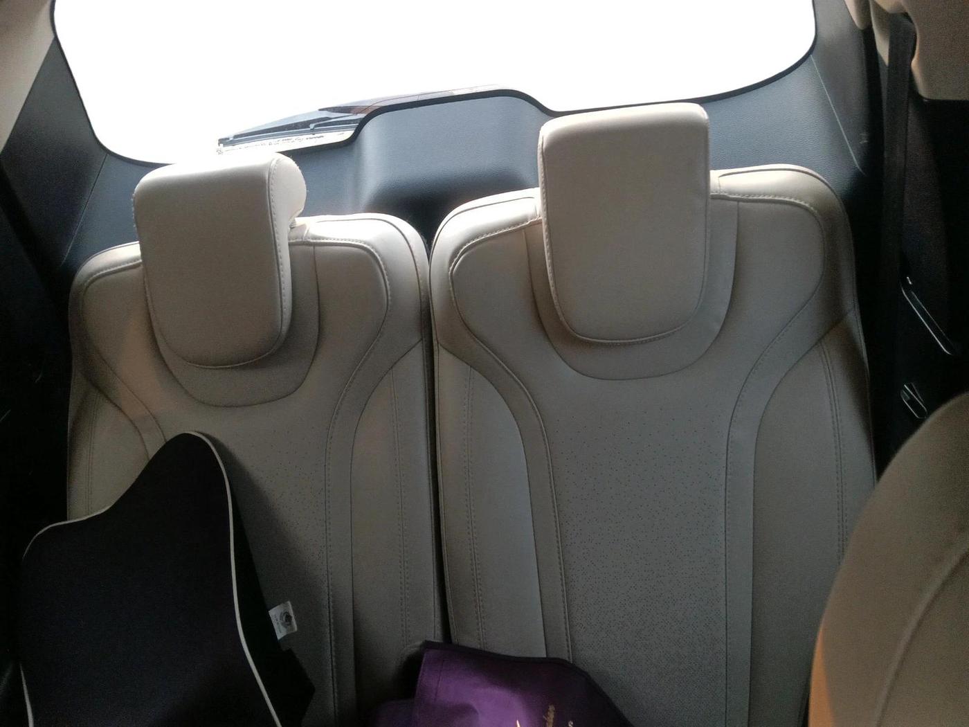 2022 Mahindra XUV700 AX 7 LUXURY D AWD AT 7 STR, Diesel, Automatic, 90,714 km, interior
