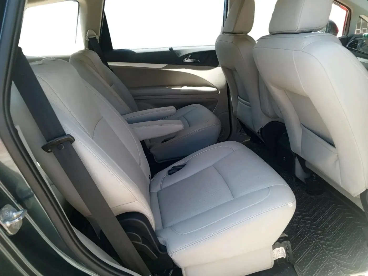 2018 Mahindra MARAZZO M8 7 STR, Diesel, Manual, 1,18,018 km, interior