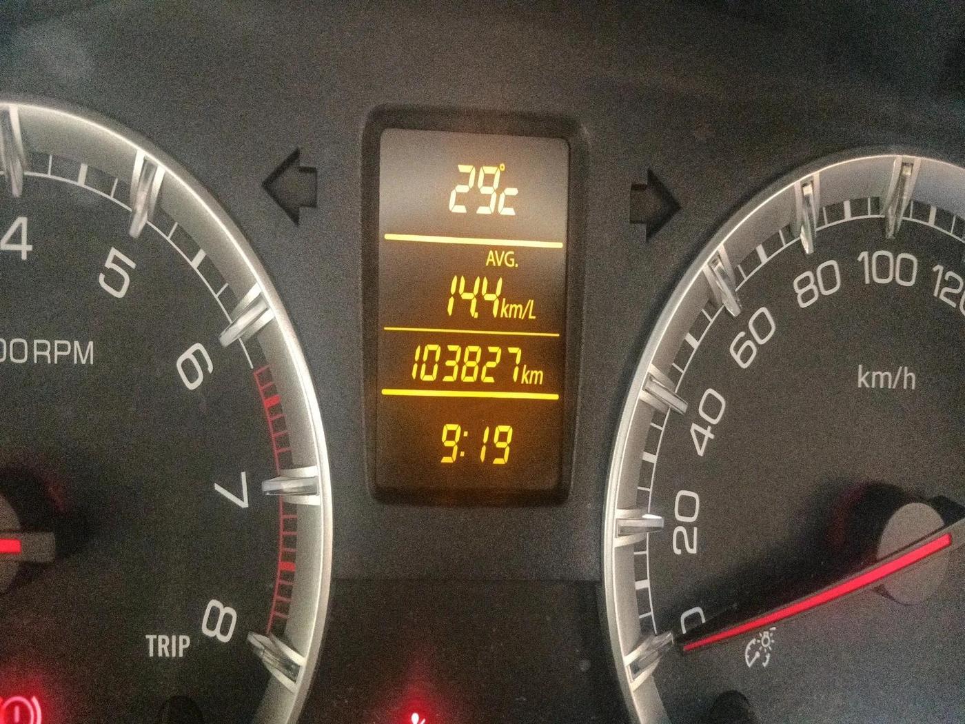 2013 Maruti Swift ZXI, Petrol, Manual, 1,03,827 km, interior