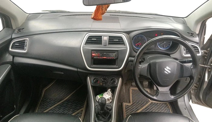 2015 Maruti S Cross SIGMA 1.3, Diesel, Manual, 1,32,705 km, interior