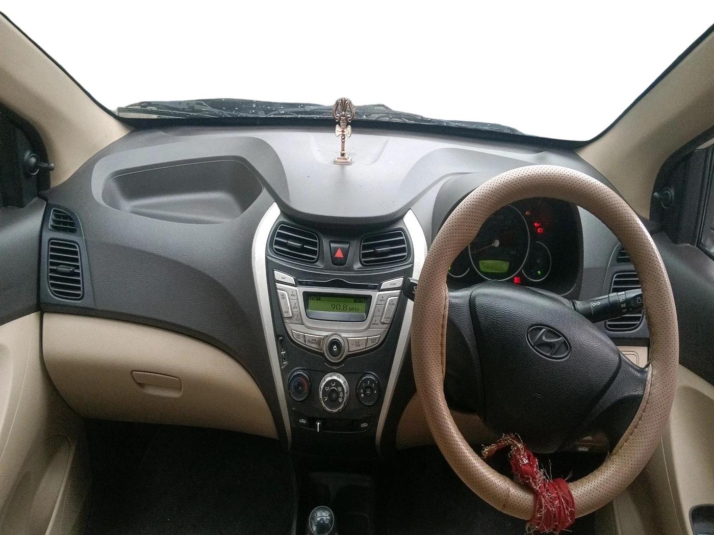 2016 Hyundai Eon MAGNA +, Petrol, Manual, 63,565 km, interior