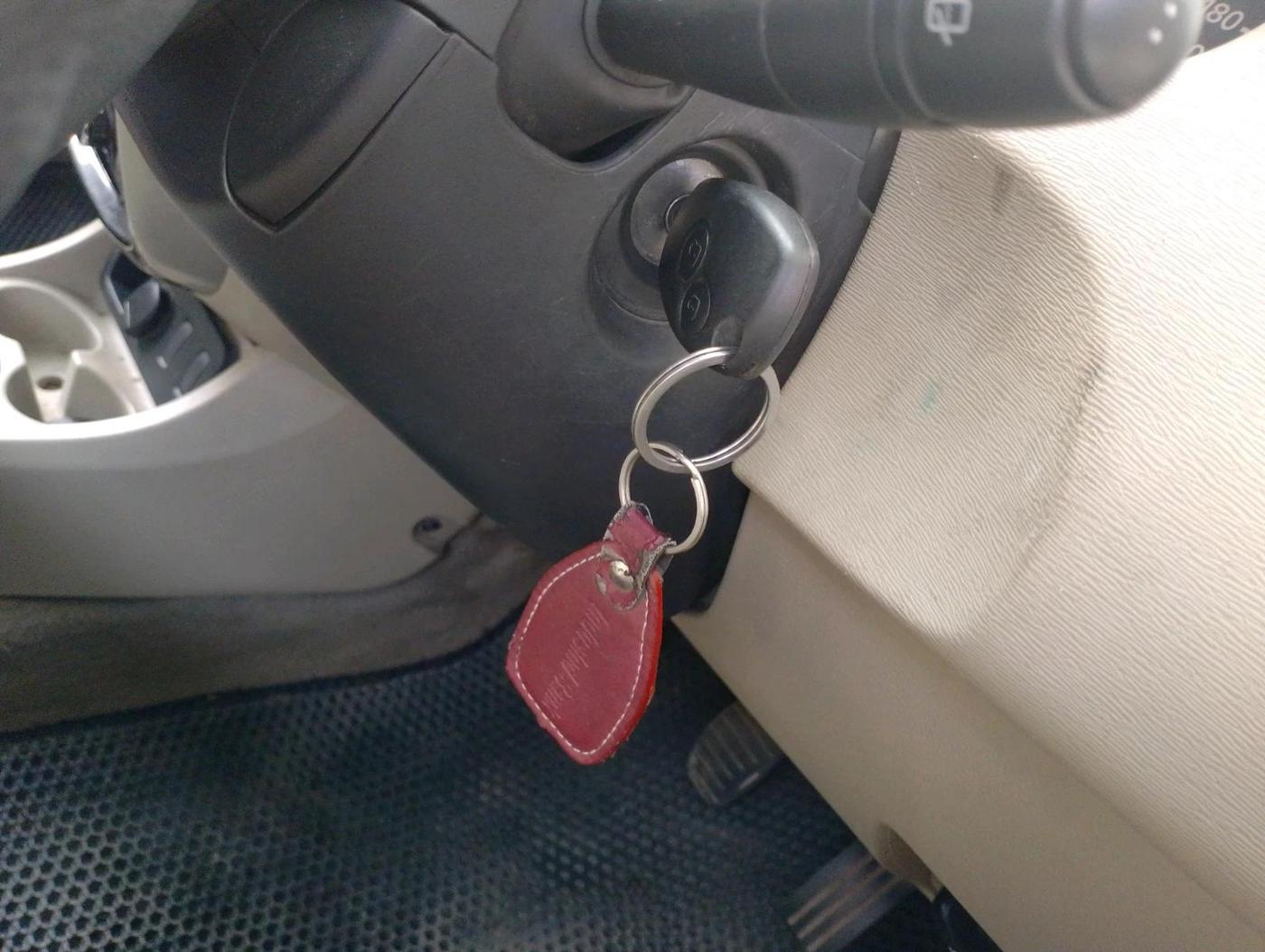 2014 Nissan Terrano XL (D), Diesel, Manual, 1,94,800 km, interior