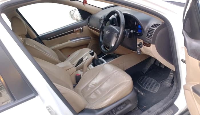 2013 Hyundai Santa Fe 2 WD, Diesel, Manual, 1,42,389 km, interior