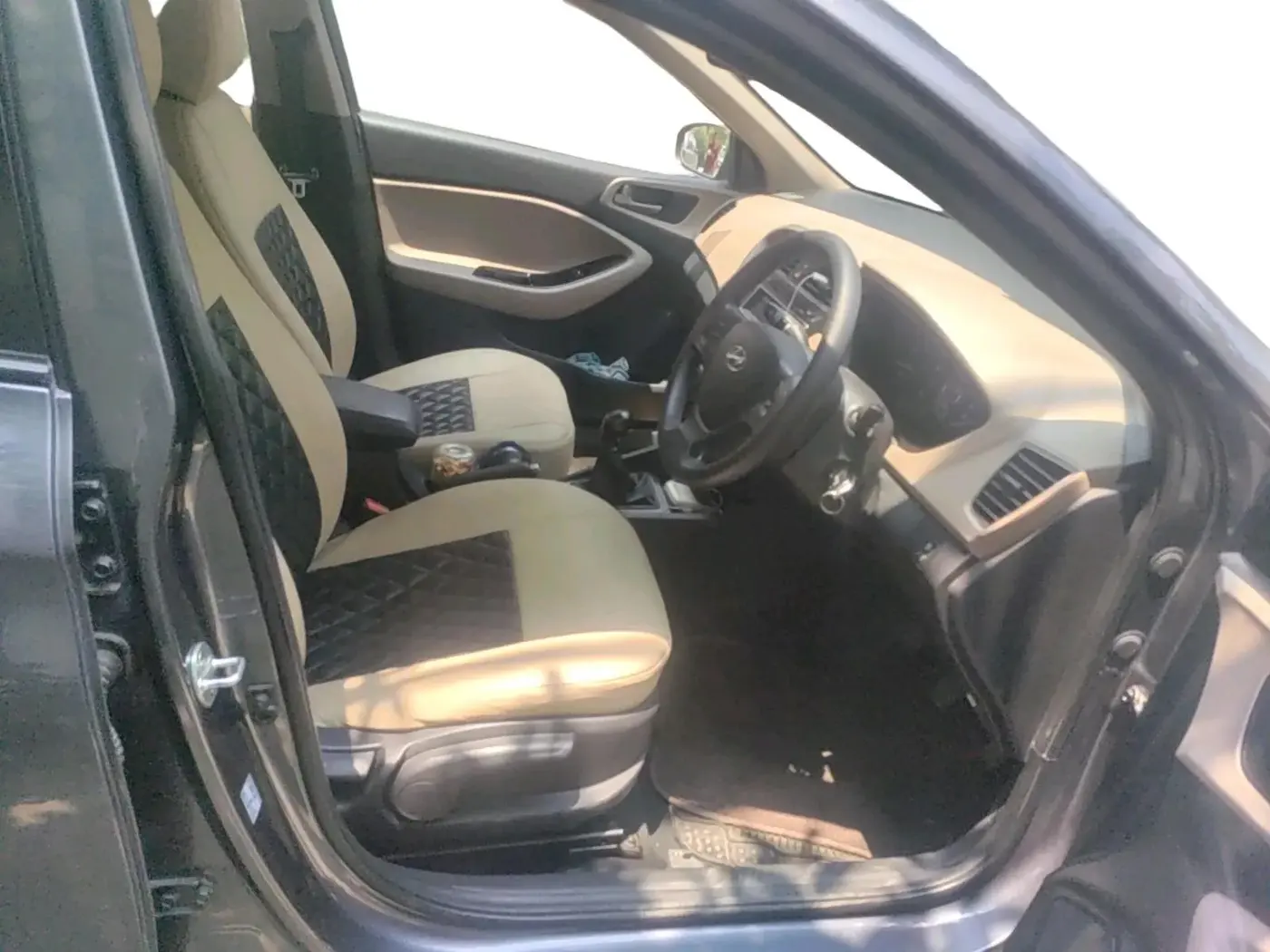 2016 Hyundai Elite i20 SPORTZ 1.2, Petrol, Manual, 1,11,455 km, interior
