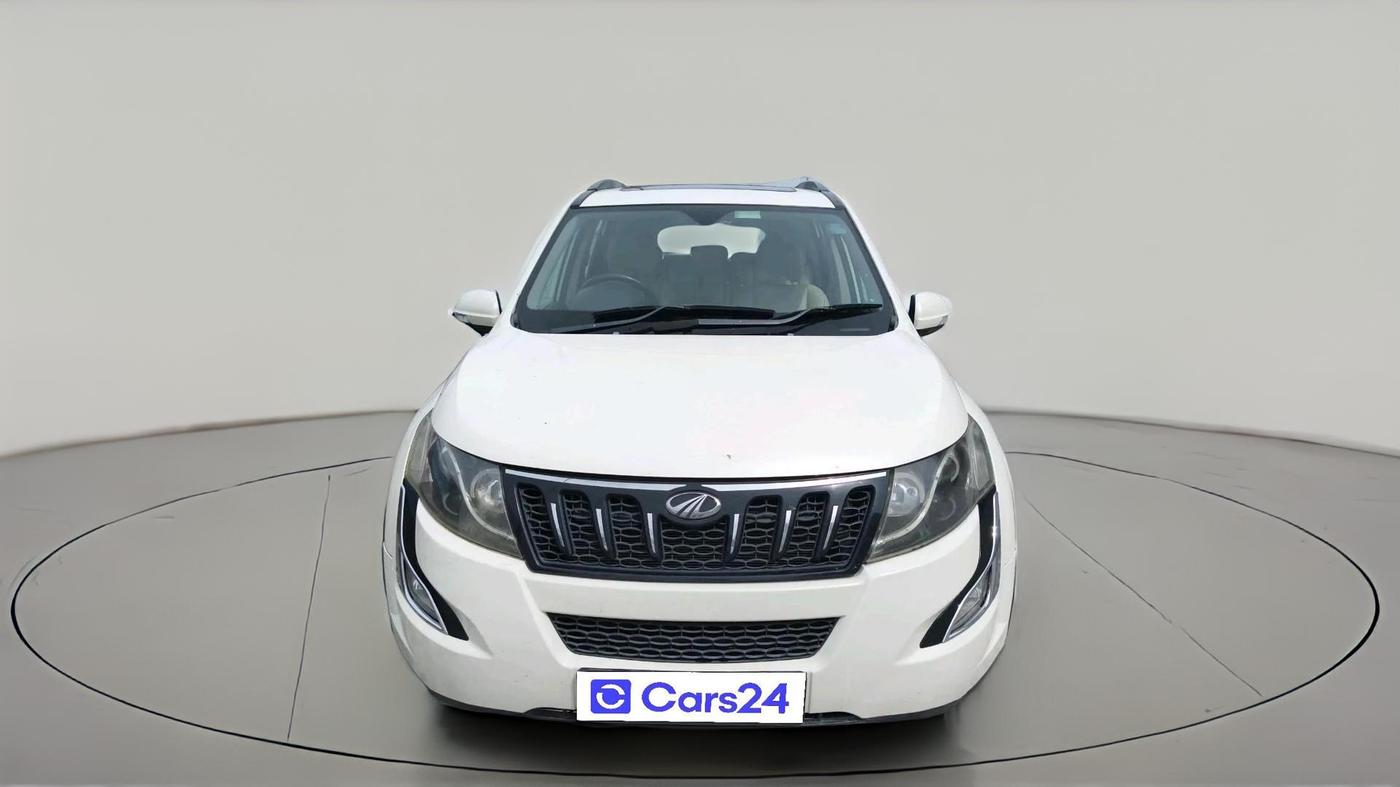 2017 Mahindra XUV500 W10 AT 1.99, Diesel, Automatic, 1,67,986 km, exterior