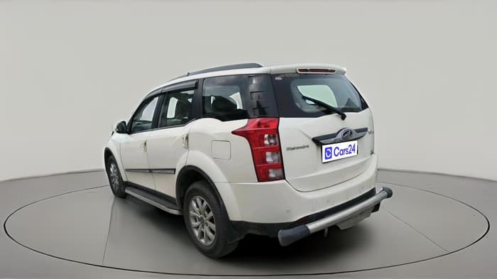 2017 Mahindra XUV500 W10 AT 1.99, Diesel, Automatic, 1,67,986 km, exterior