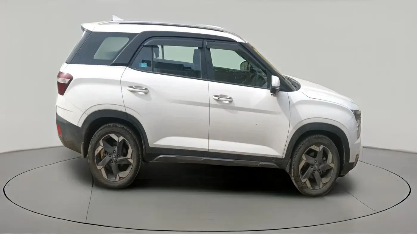 2023 Hyundai ALCAZAR PLATINUM 1.5 TURBO PETROL MT 7STR, Petrol, Manual, 24,326 km, exterior