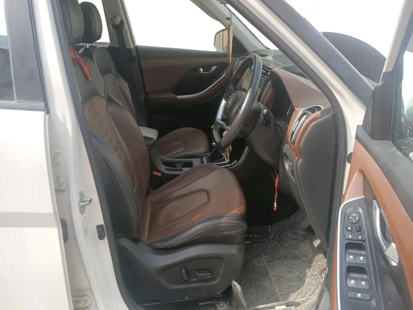 2023 Hyundai ALCAZAR PLATINUM 1.5 TURBO PETROL MT 7STR, Petrol, Manual, 24,326 km, interior
