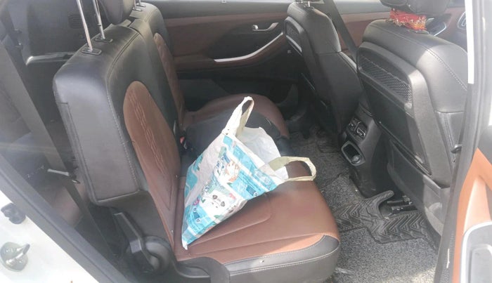 2023 Hyundai ALCAZAR PLATINUM 1.5 TURBO PETROL MT 7STR, Petrol, Manual, 24,326 km, interior