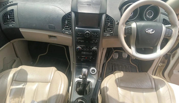 2017 Mahindra XUV500 W10, Diesel, Manual, 49,426 km, interior