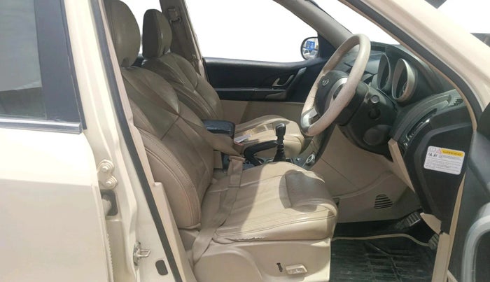 2017 Mahindra XUV500 W10, Diesel, Manual, 49,426 km, interior