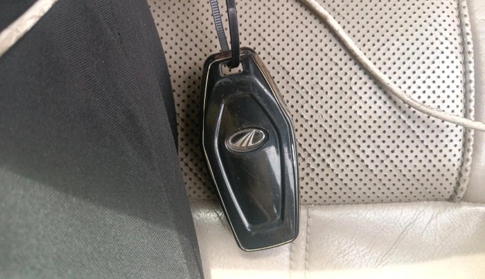 2017 Mahindra XUV500 W10, Diesel, Manual, 49,426 km, interior