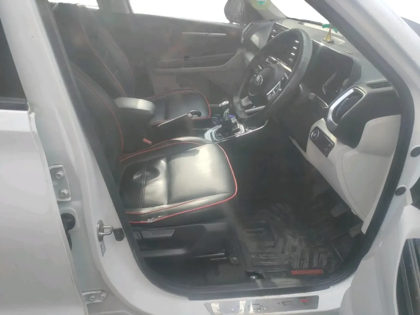 2020 KIA SONET HTX 1.0 IMT, Petrol, Manual, 42,331 km, interior