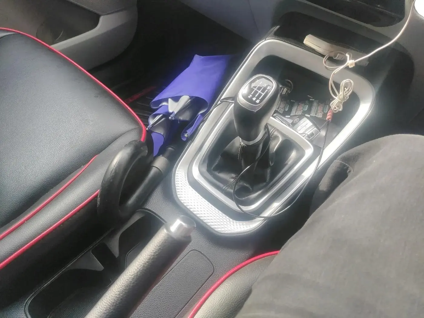 2020 KIA SONET HTX 1.0 IMT, Petrol, Manual, 42,331 km, interior