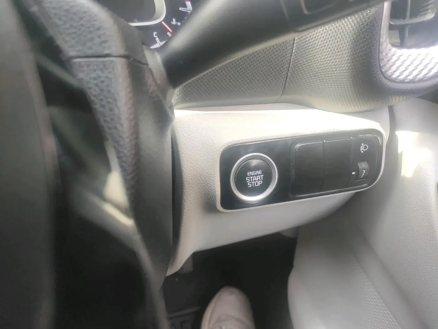 2020 KIA SONET HTX 1.0 IMT, Petrol, Manual, 42,331 km, interior