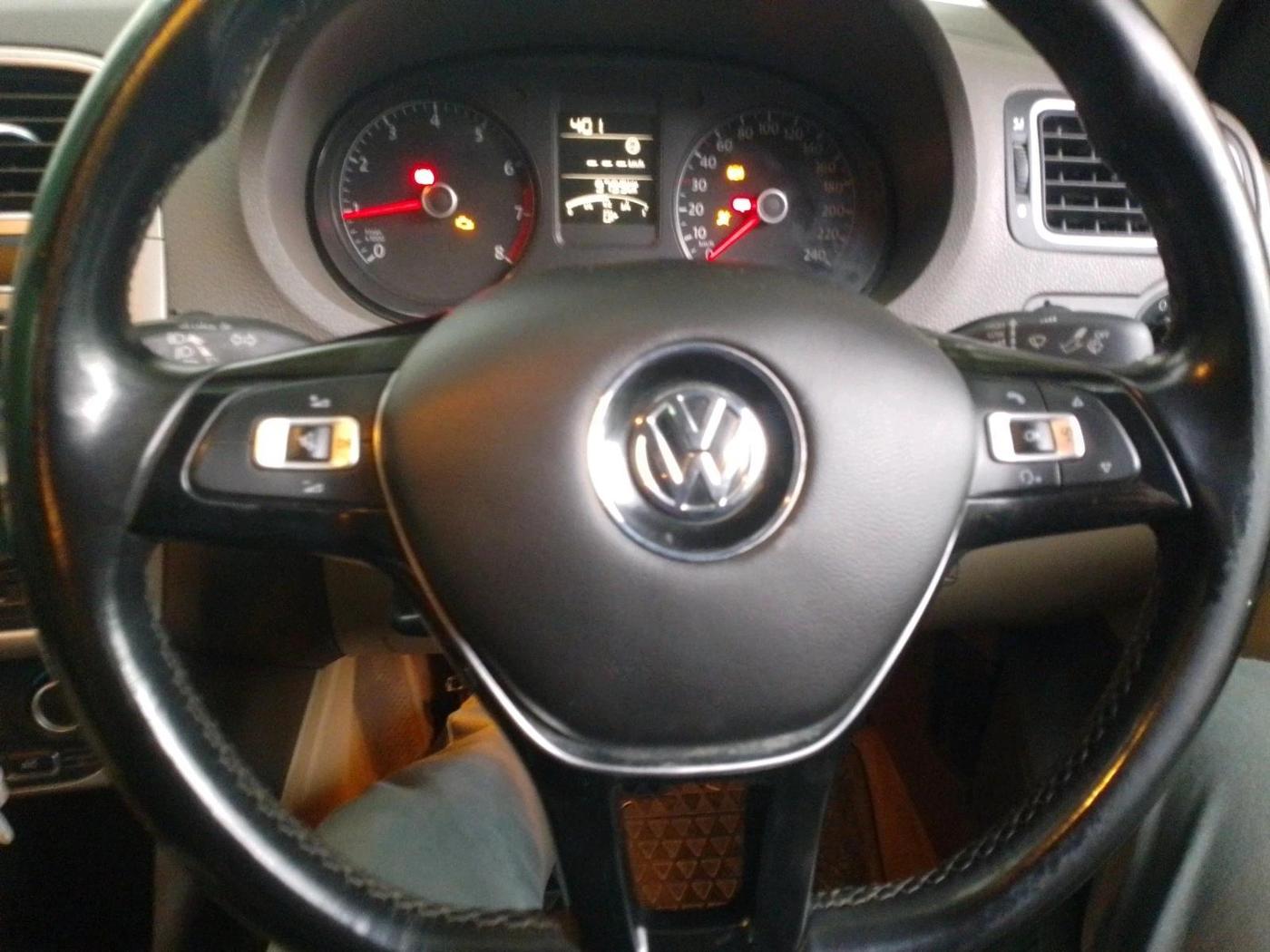 2016 Volkswagen Vento HIGHLINE 1.6 MPI, Petrol, Manual, 72,119 km, interior