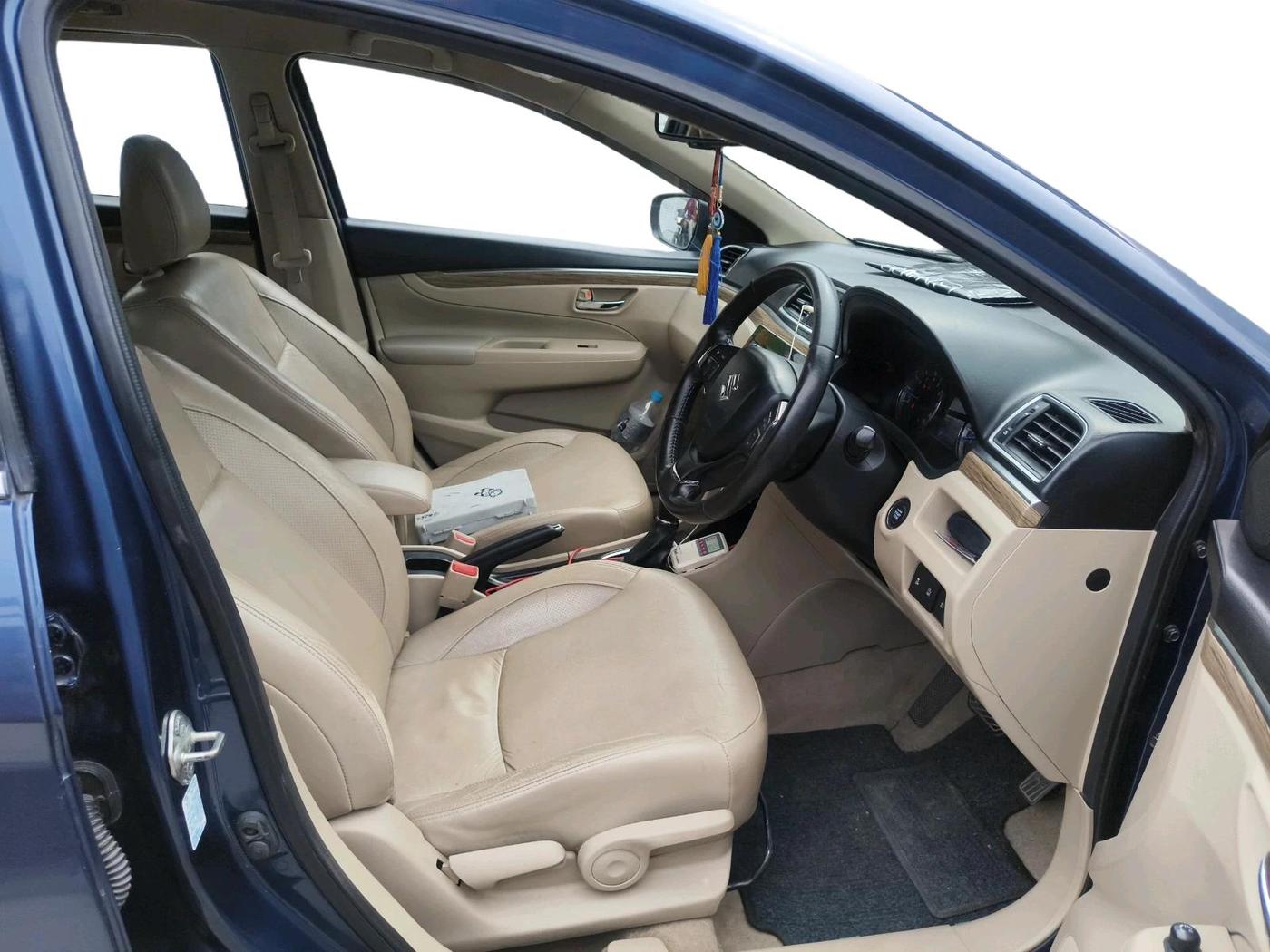 2018 Maruti Ciaz ALPHA  AT 1.5 SHVS PETROL, Petrol, Automatic, 27,140 km, interior