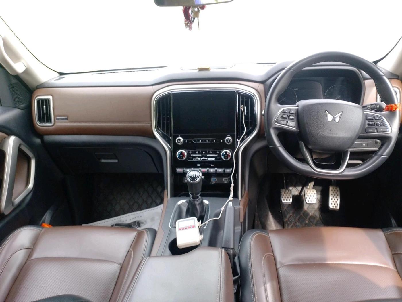 2023 Mahindra SCORPIO-N Z8 L DIESEL MT 2WD 7 STR, Diesel, Manual, 67,260 km, interior