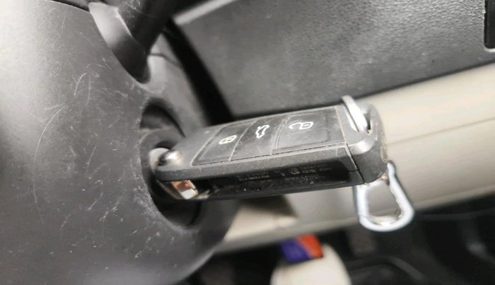 2022 Volkswagen TAIGUN COMFORTLINE 1.0 TSI MT, Petrol, Manual, 26,608 km, interior