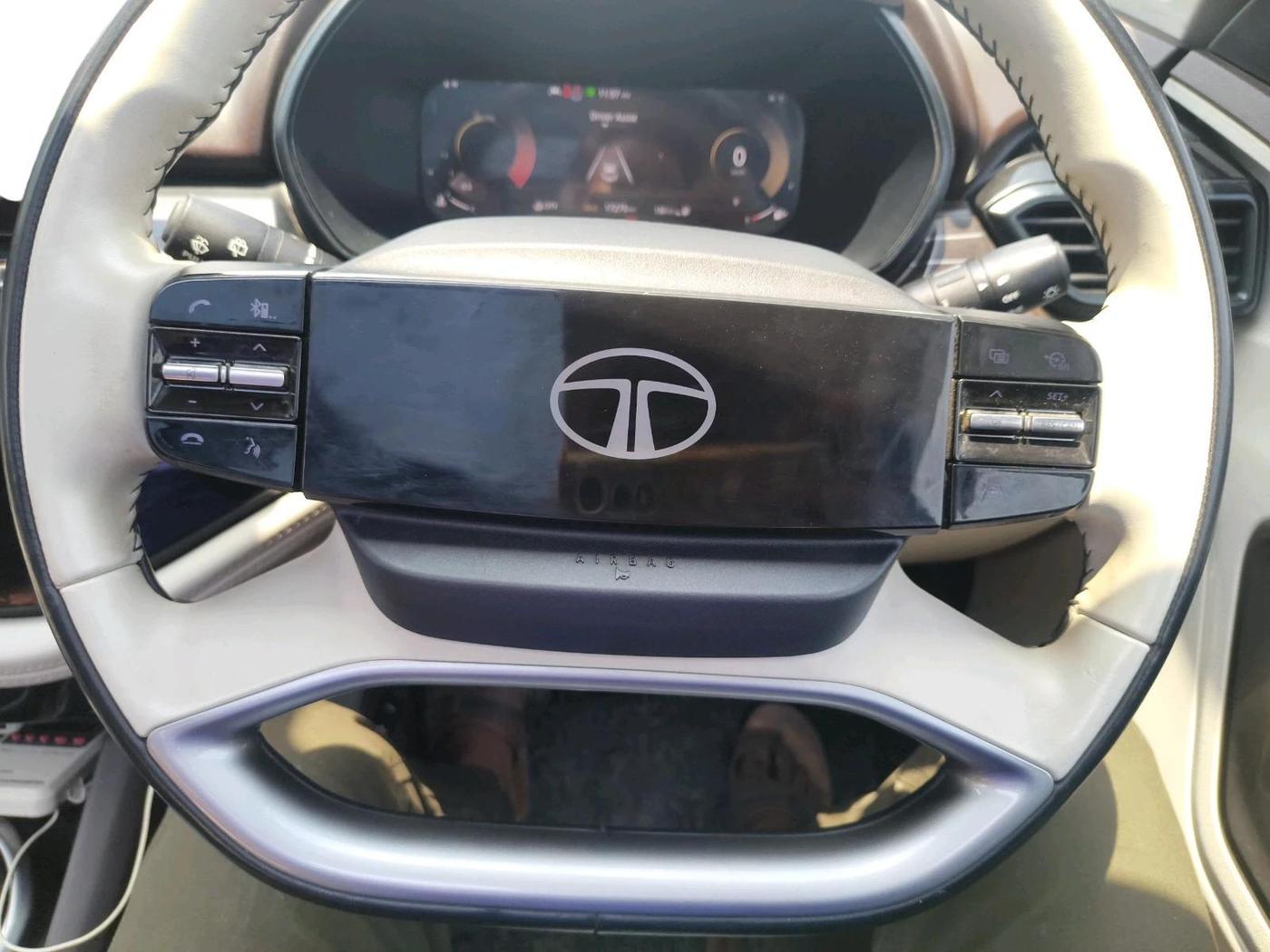 2024 Tata Safari ACCOMPLISHED PLUS DUAL TONE, Diesel, Manual, 17,275 km, interior