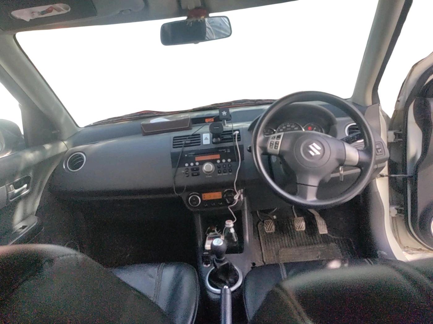 2010 Maruti Swift ZXI, Petrol, Manual, 65,094 km, interior