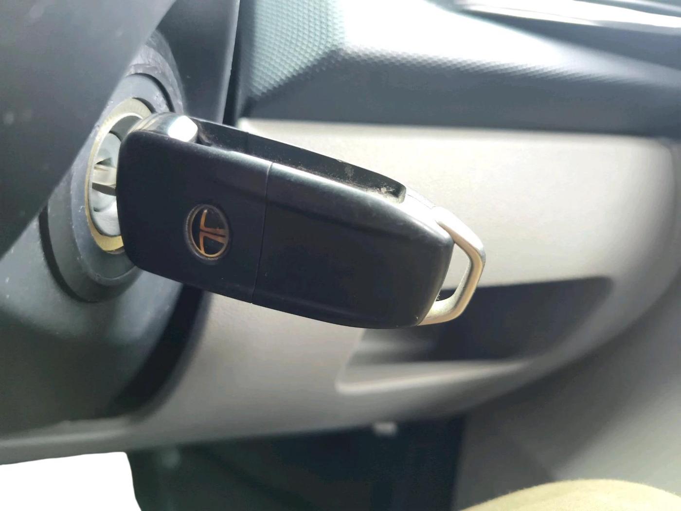 2017 Tata Tiago XZ PETROL, Petrol, Manual, 45,511 km, interior