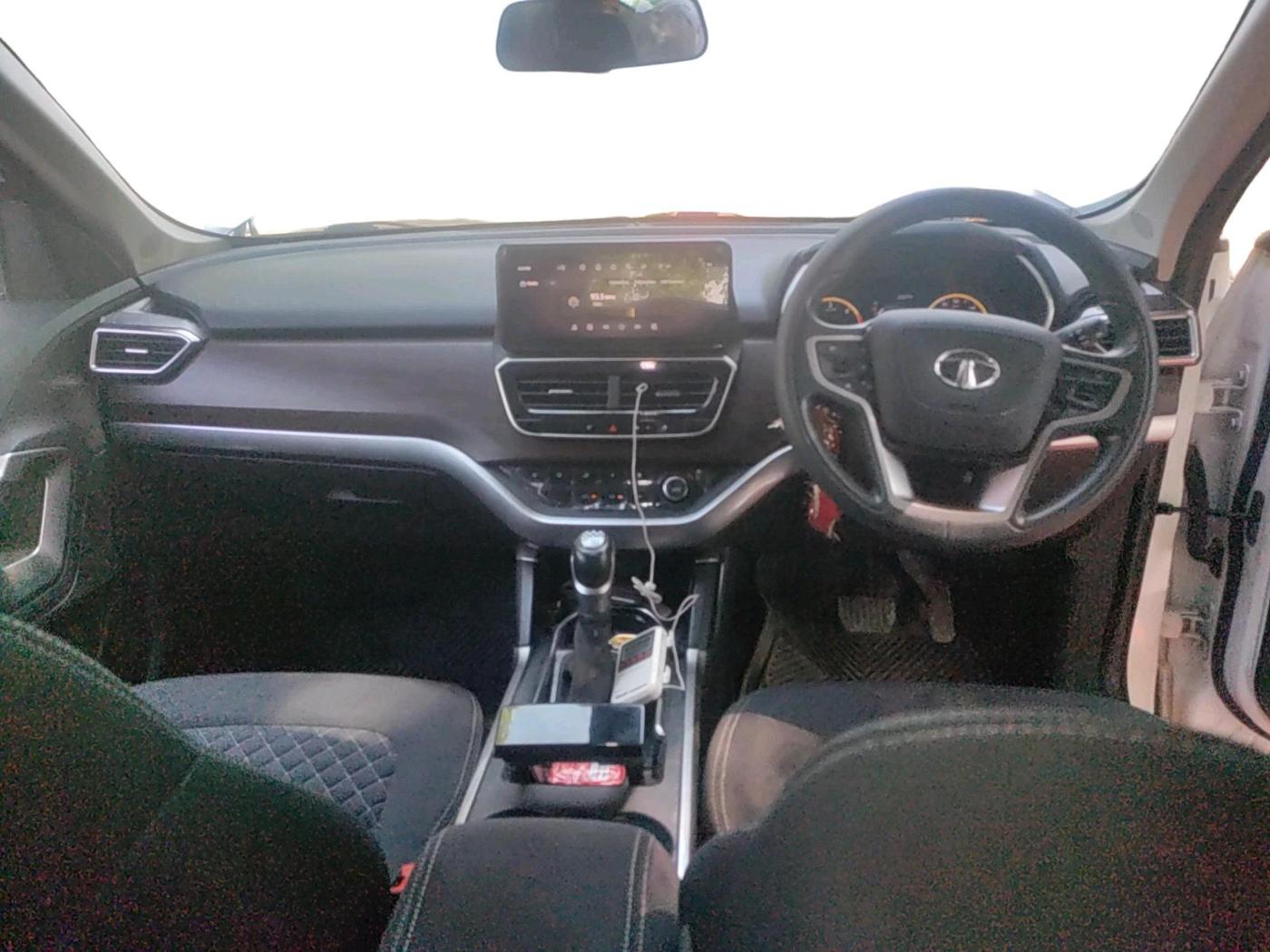 2023 Tata Harrier XTA 2.0L KRYOTEC PLUS, Diesel, Automatic, 17,988 km, interior