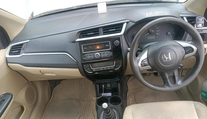 2017 Honda Amaze 1.2L I-VTEC S, Petrol, Manual, 1,24,327 km, interior