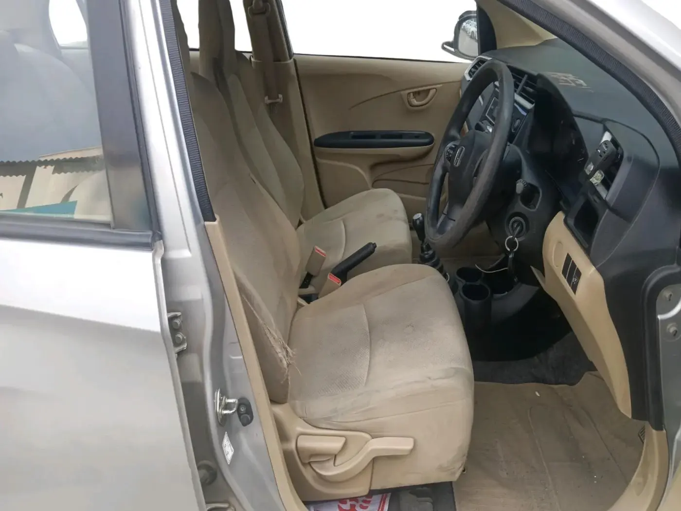 2017 Honda Amaze 1.2L I-VTEC S, Petrol, Manual, 1,24,327 km, interior