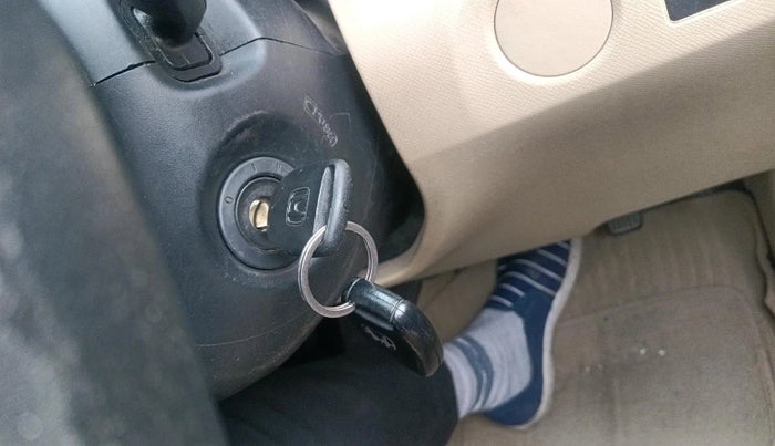 2017 Honda Amaze 1.2L I-VTEC S, Petrol, Manual, 1,24,327 km, interior