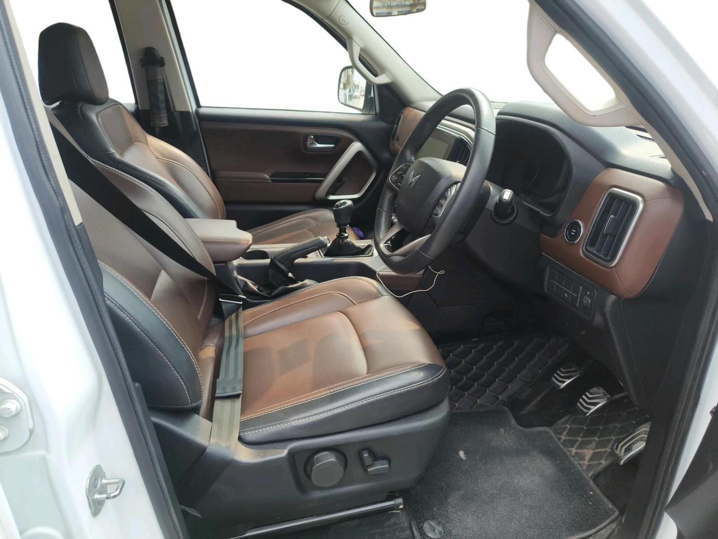 2023 Mahindra SCORPIO-N Z8 L DIESEL MT 2WD 7 STR, Diesel, Manual, 36,725 km, interior