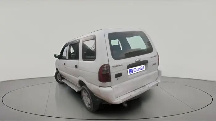 2011 Chevrolet Tavera NEO LS B3 7 STR BS III, Diesel, Manual, 2,39,552 km, exterior