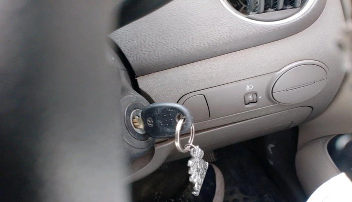 2011 Hyundai i10 MAGNA 1.2, Petrol, Manual, 82,844 km, interior