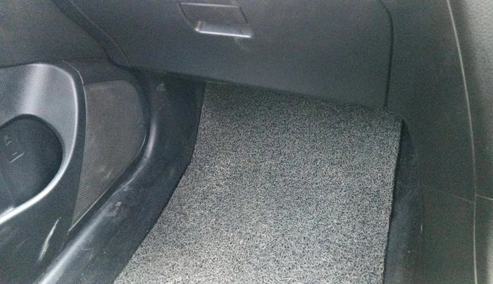 2016 Maruti Swift LXI (O), Petrol, Manual, 69,182 km, interior