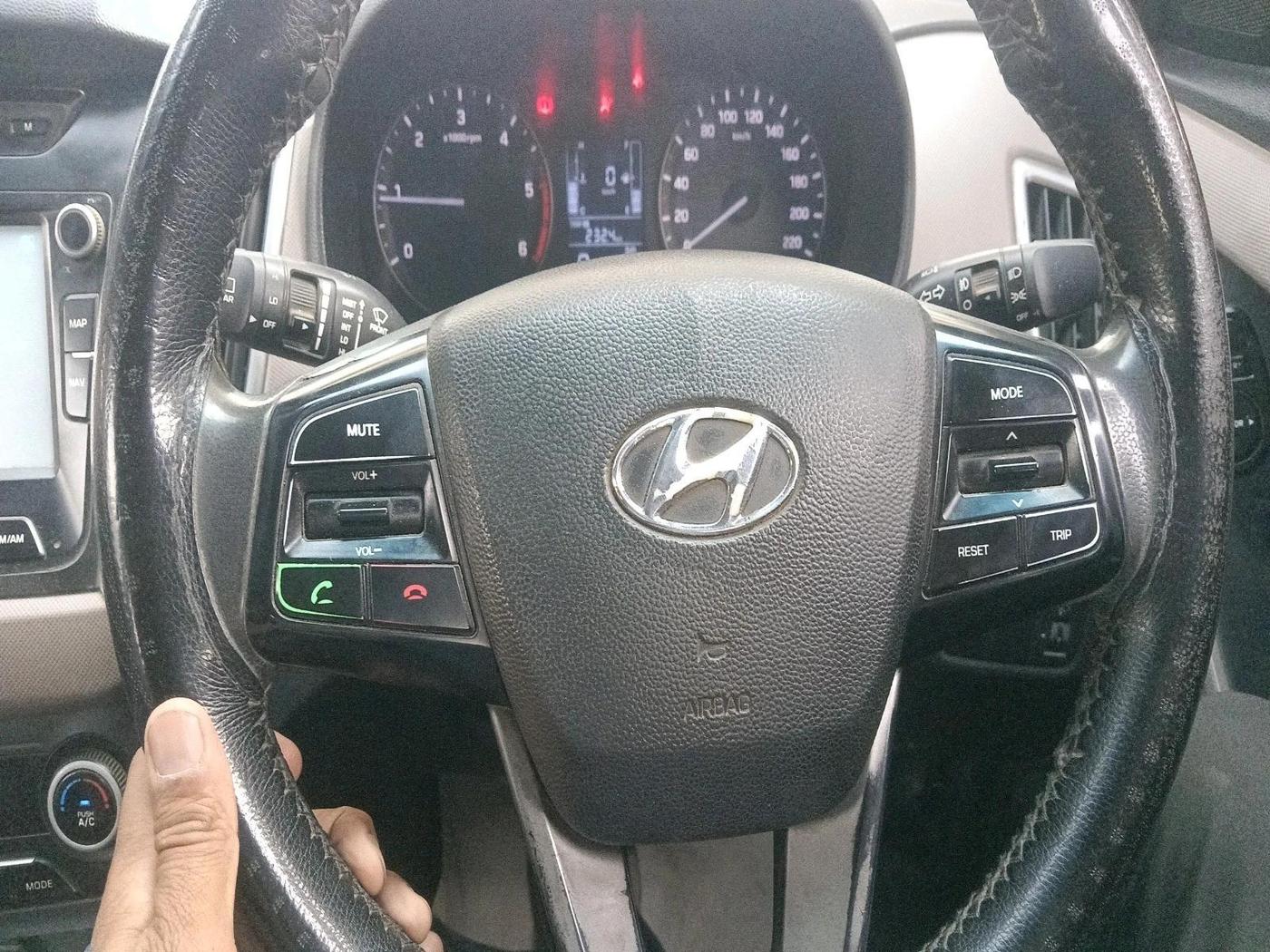 2015 Hyundai Creta SX PLUS AT 1.6 DIESEL, Diesel, Automatic, 1,47,036 km, interior