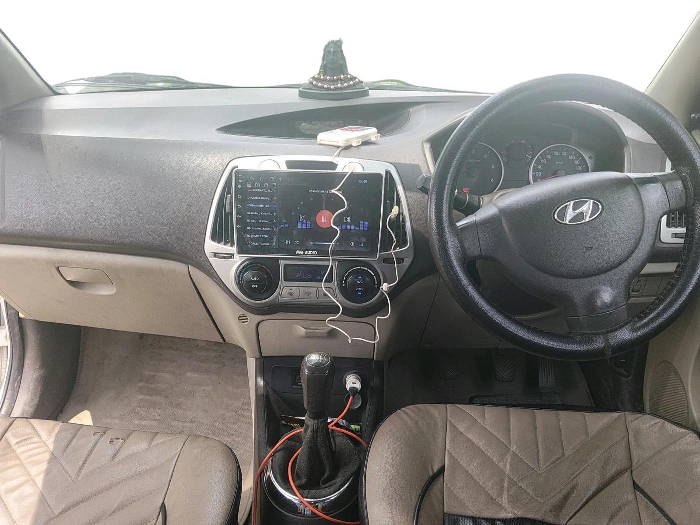 2011 Hyundai i20 MAGNA (O) 1.4 CRDI, Diesel, Manual, 1,21,667 km, interior