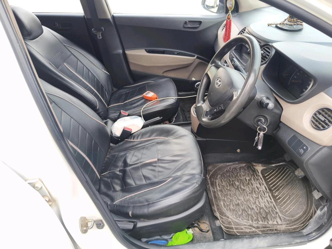 2013 Hyundai Grand i10 MAGNA 1.1 CRDI, Diesel, Manual, 2,30,248 km, interior