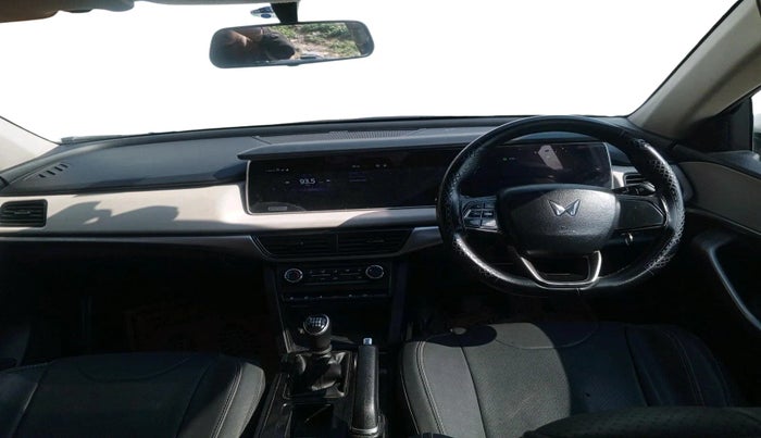 2022 Mahindra XUV700 AX 3 P MT 5 STR, Petrol, Manual, 62,532 km, interior