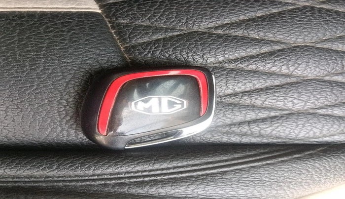 2023 MG ASTOR SMART 1.5 MT, Petrol, Manual, 29,975 km, interior