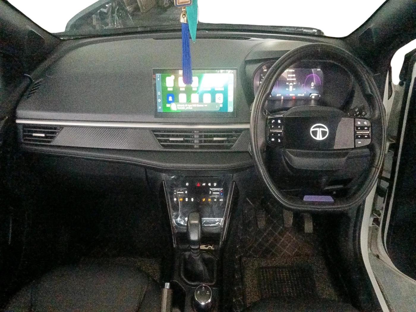 2024 Tata NEXON Fearless Plus 1.2 Petrol 6MT, Petrol, Manual, 19,344 km, interior