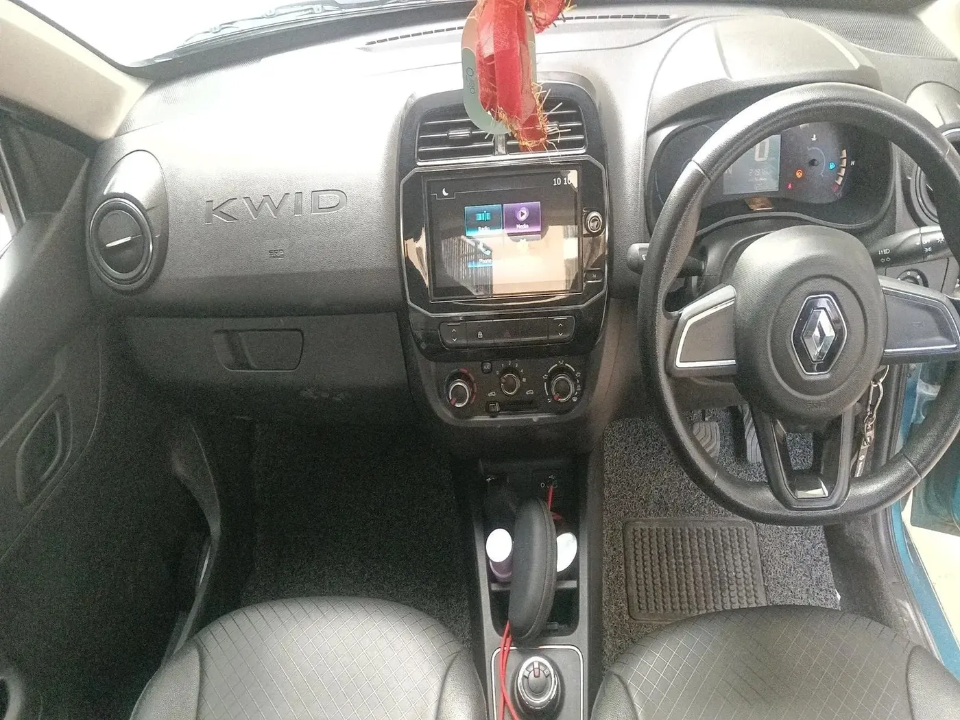 2022 Renault Kwid RXT 1.0 AMT, Petrol, Automatic, 21,976 km, interior
