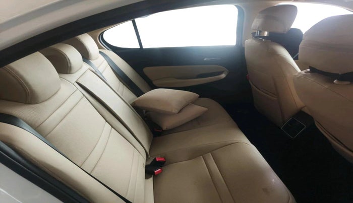 2025 Honda City 1.5L I-VTEC V, Petrol, Manual, 2,992 km, interior