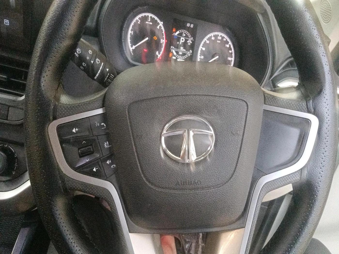 2022 Tata Safari XMA, Diesel, Automatic, 45,885 km, interior