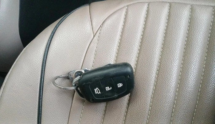 2013 Hyundai Grand i10 SPORTZ 1.2 KAPPA VTVT, Petrol, Manual, 1,03,282 km, interior